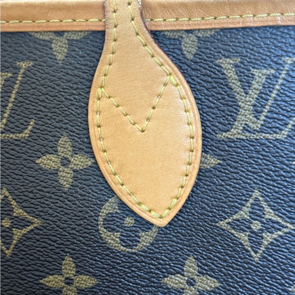 Authentic Louis Vuitton Neverfull MM - Picture 7 of 15